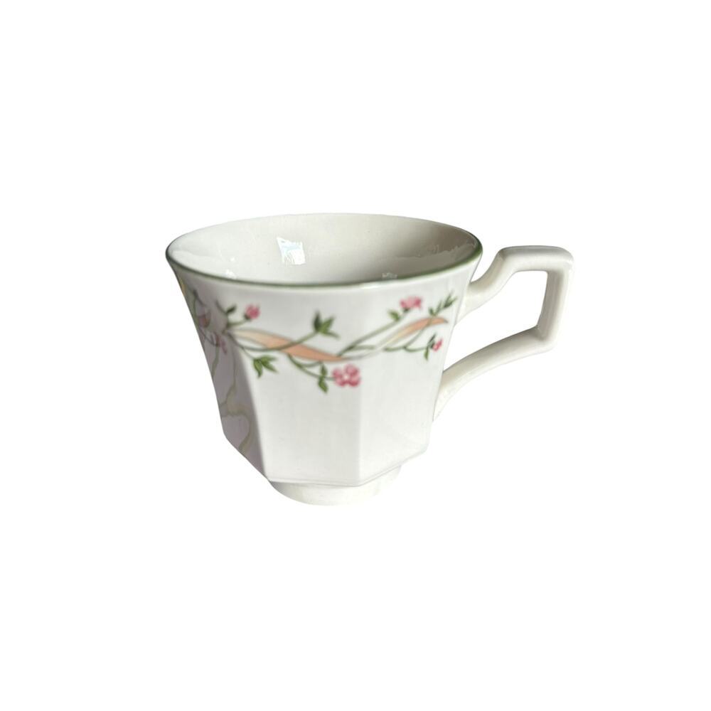 Johnson Brothers VINTAGE china Eternal Beau 3pc. Teacup, Saucer & Side Dish Set - Picture 2 of 10